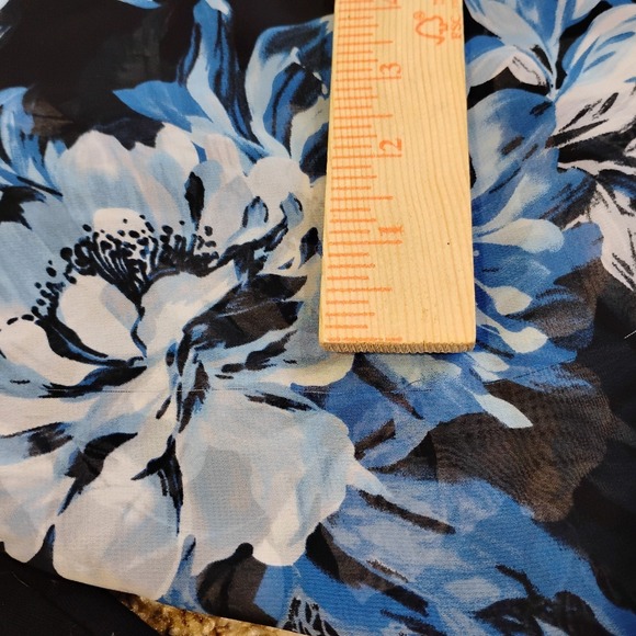 Chico's Black Blue Floral Asymmetrical Hem Tunic Top Long Sleeve Size 3 XL Layer - Picture 8 of 8